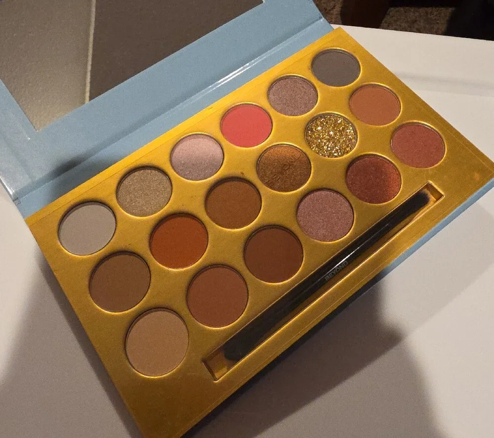 Beyond Elegant Eyeshadow Palette
